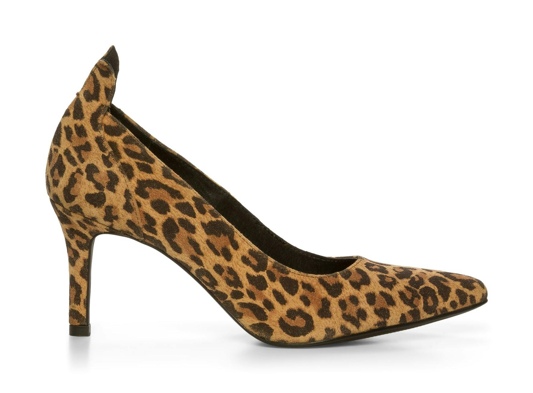 Pumps med dyrisk mønster Leoparmønstret pumps i semsket skinn fra Clou